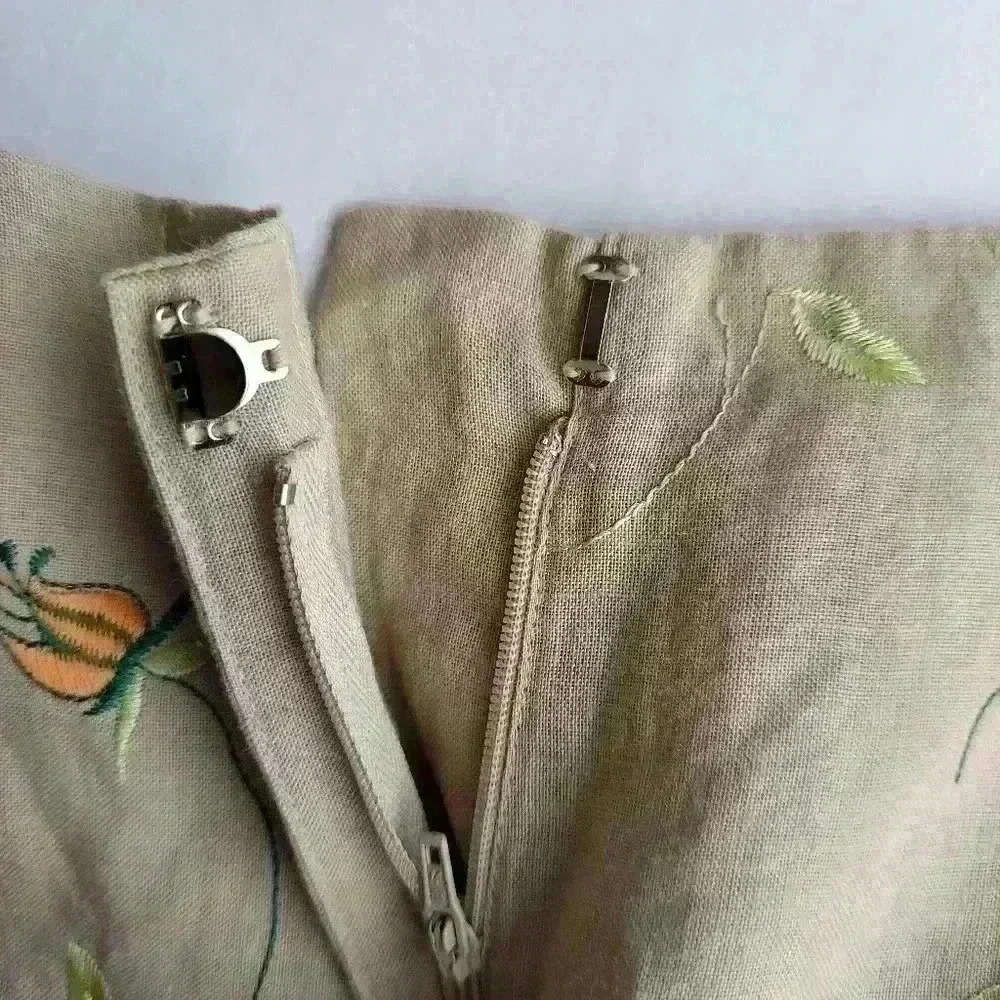 Allison Taylor Floral Embroidered Linen Pants - Picture 4 of 5